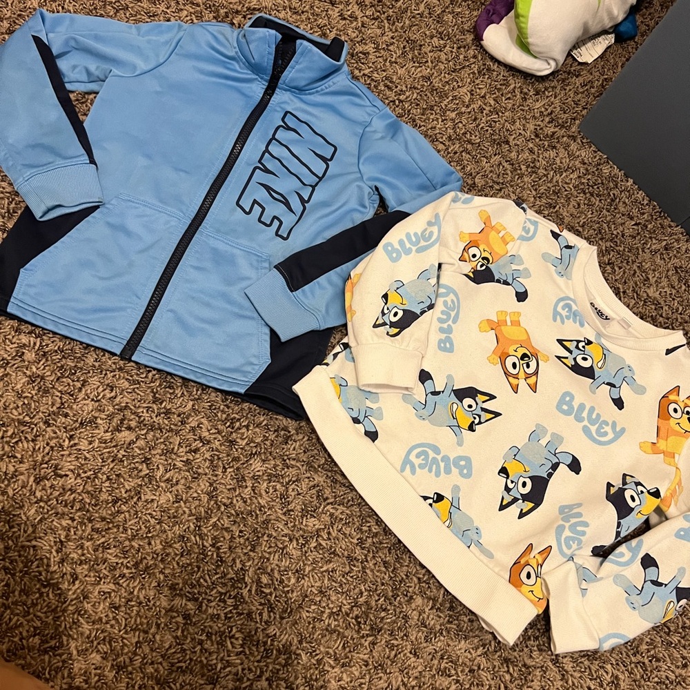 Boys Nike Zip-Up Jacket & Bluey Sweatshirt Lot